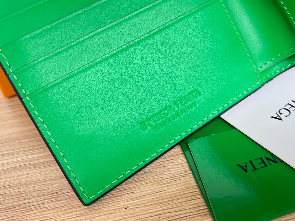 Bottega Veneta 605721 Bi-Fold Wallet Black/Green - 5