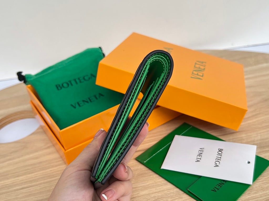 Bottega Veneta 605721 Bi-Fold Wallet Black/Green - 9