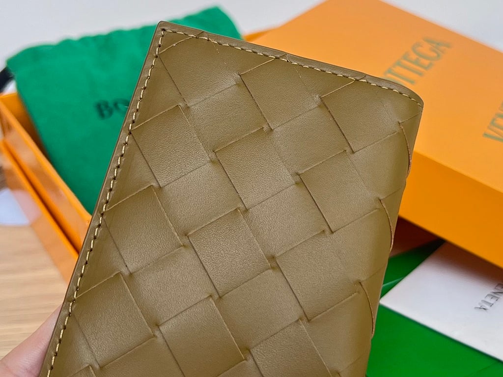 Bottega Veneta Intrecciato Bi-fold Card Case 592619 - 3