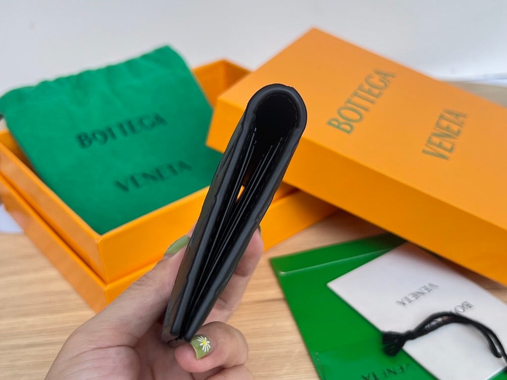 Bottega Veneta Intrecciato Card Holder 592619 Black - 8