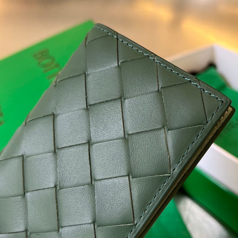 Bottega Veneta Intrecciato Bi-Fold Card Case 592619 Green - 2