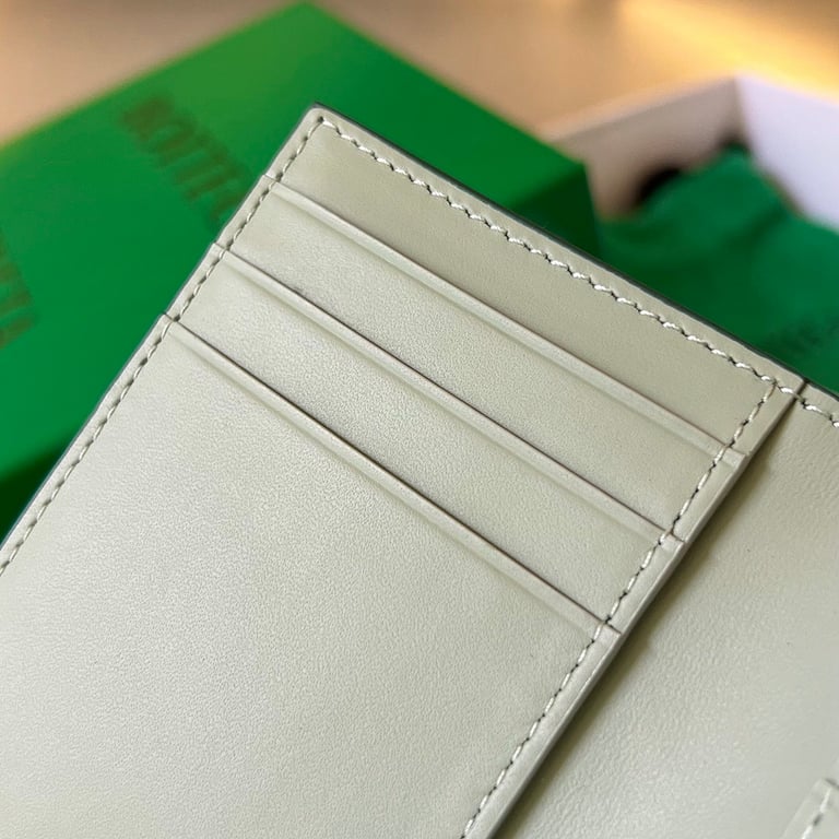 Bottega Veneta Intrecciato Bi-Fold Card Case 592619 Green - 4