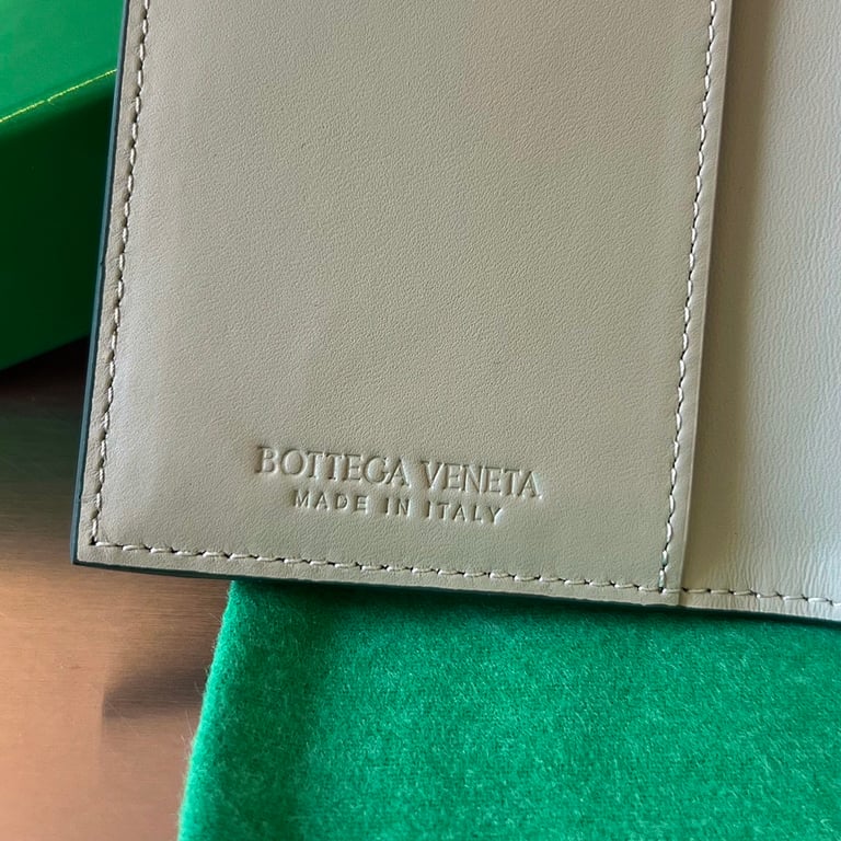 Bottega Veneta Intrecciato Bi-Fold Card Case 592619 Green - 5