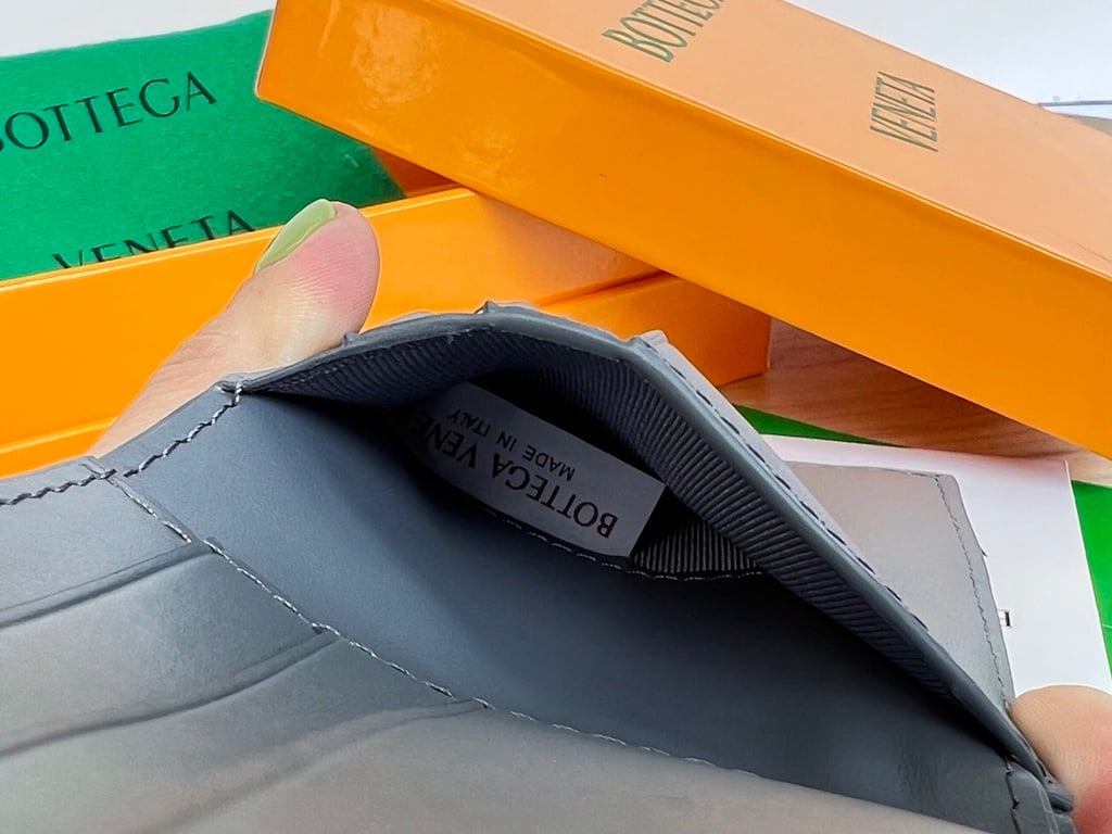 Bottega Veneta Intrecciato Bi-Fold Wallet Grey - 3