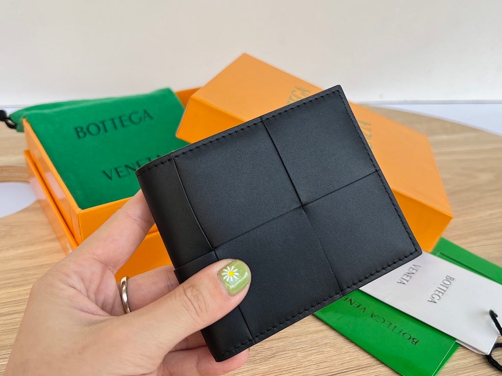 Bottega Veneta Intrecciato Bi-fold Wallet Black - 9