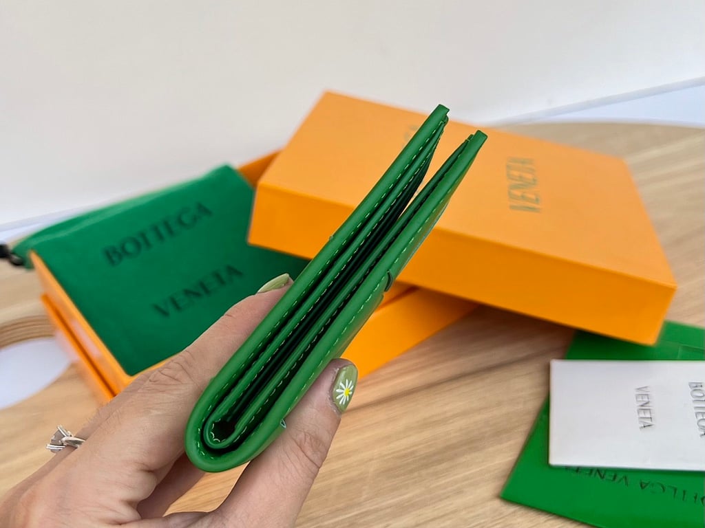 Bottega Veneta 649603 Intrecciato Bi-fold Wallet Green - 8