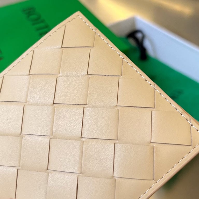 Bottega Veneta 605721 Intrecciato Bi-Fold Wallet Oatmeal - 2