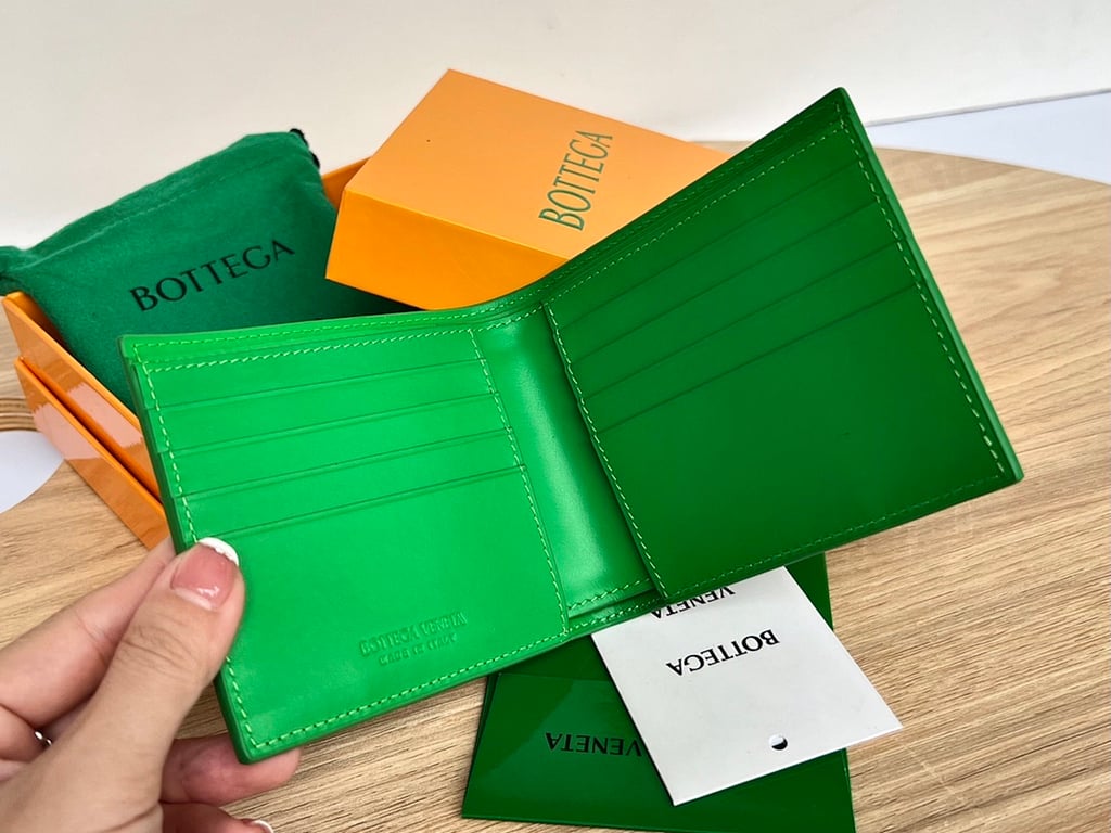 Bottega Veneta 605721 Bi-Fold Wallet Parakeet Green - 2