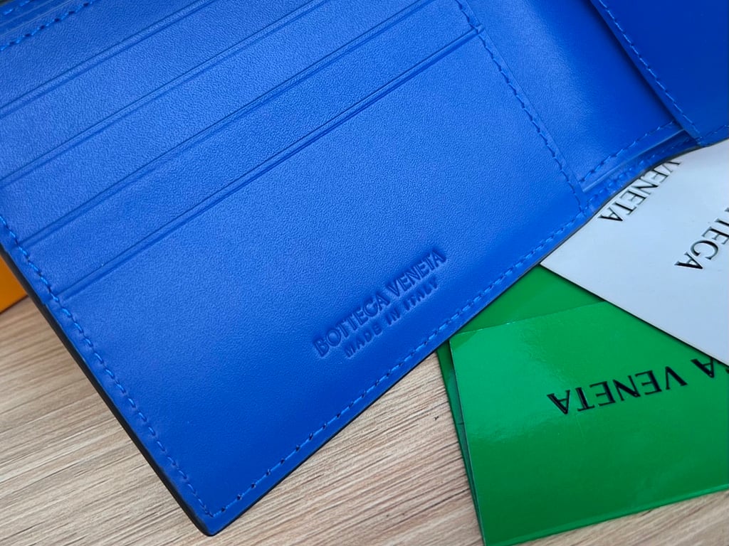 Bottega Veneta 605721 Intrecciato Bi-Fold Wallet Black/Cobalt Blue - 6