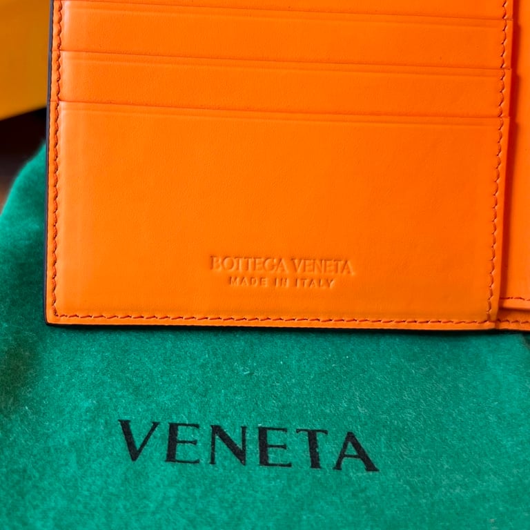 Bottega Veneta Intrecciato Bi-Fold Wallet Black/Papaya - 3