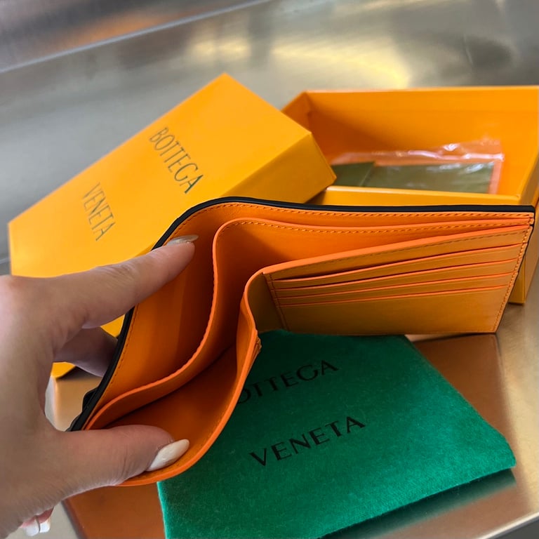Bottega Veneta Intrecciato Bi-Fold Wallet Black/Papaya - 4