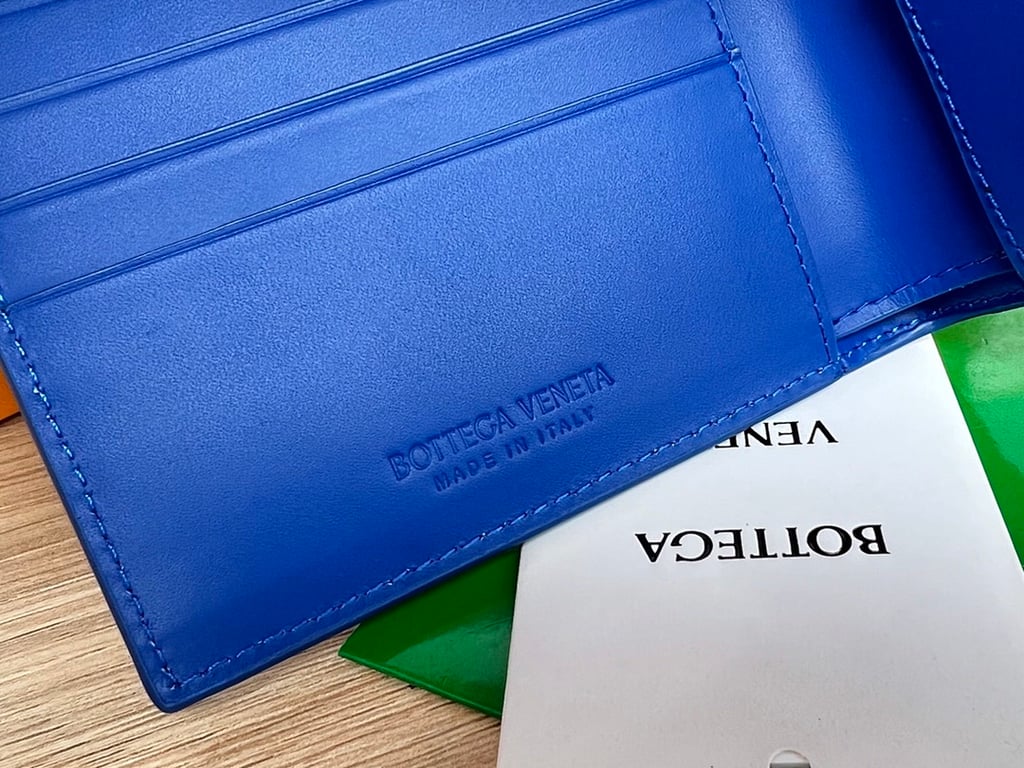 Bottega Veneta Intrecciato Bi-Fold Wallet Cobalt Blue - 5