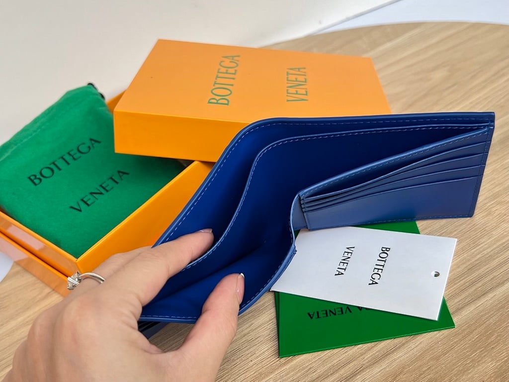 Bottega Veneta Intrecciato Bi-Fold Wallet Cobalt Blue - 6