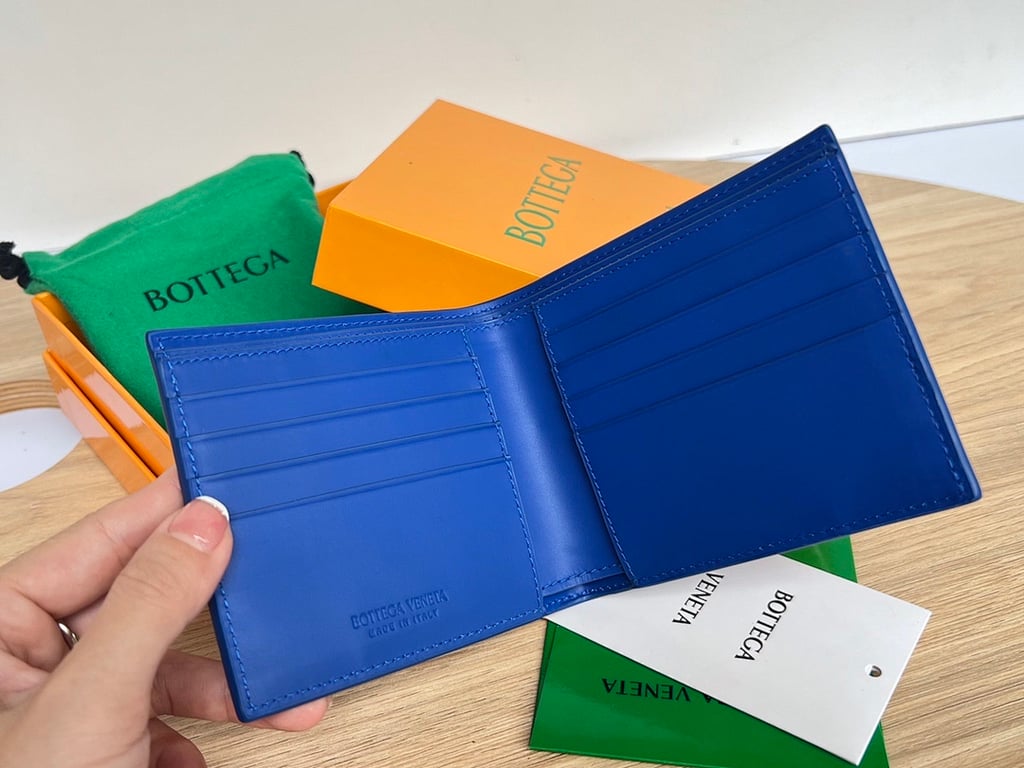 Bottega Veneta Intrecciato Bi-Fold Wallet Cobalt Blue - 7