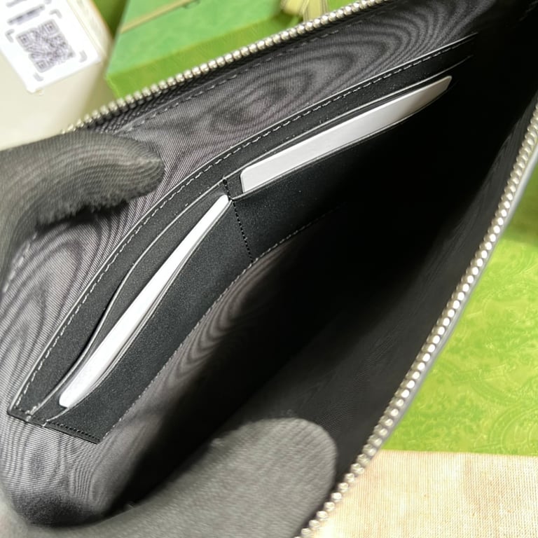 Gucci Microguccissima Leather Pouch 544477 Black - 2