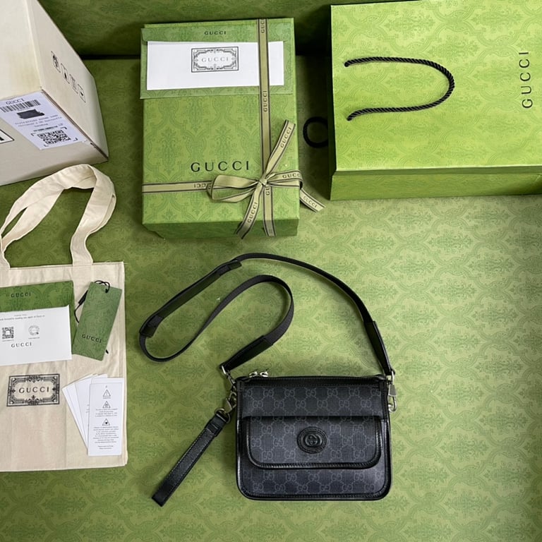 Gucci Neo Vintage GG Supreme Messenger Bag - 2