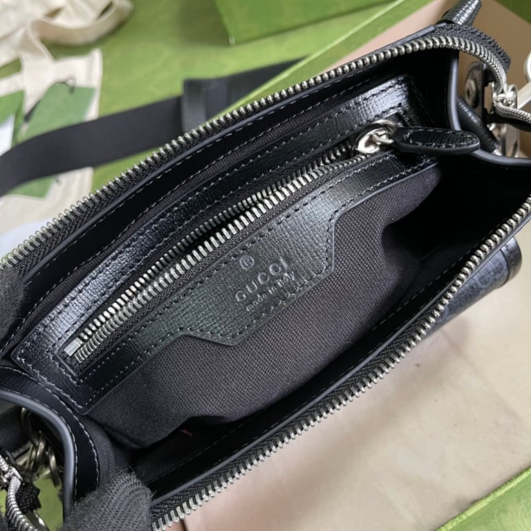 Gucci Neo Vintage GG Supreme Messenger Bag - 3