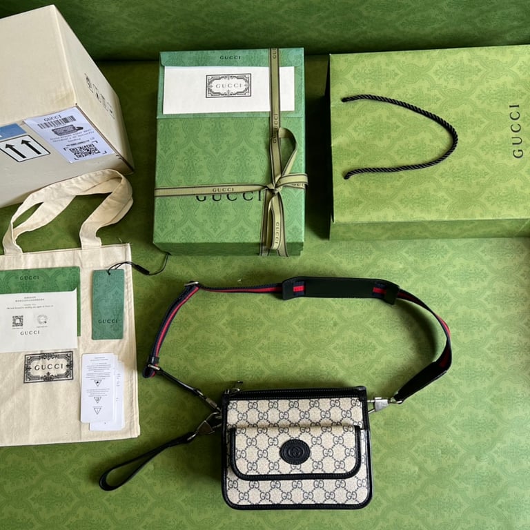 Gucci GG Supreme Crossbody Bag 674164 - 2