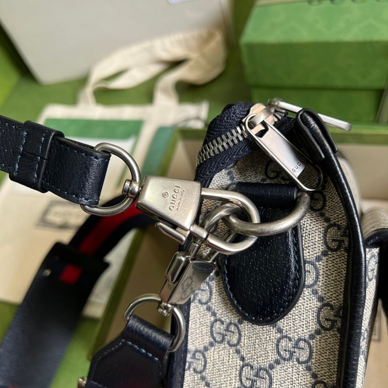 Gucci GG Supreme Crossbody Bag 674164 - 5