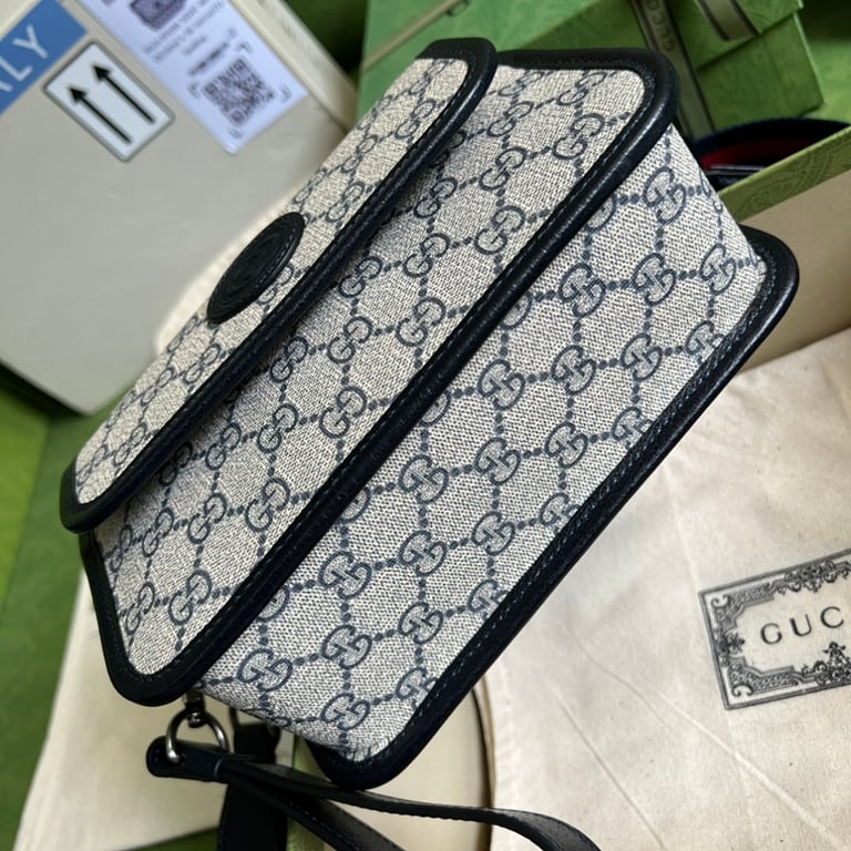 Gucci GG Supreme Crossbody Bag 674164 - 8
