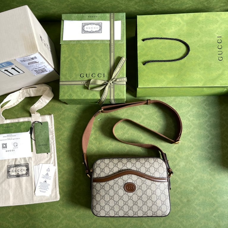 Gucci 675891 Retro GG Supreme Crossbody Bag - 2