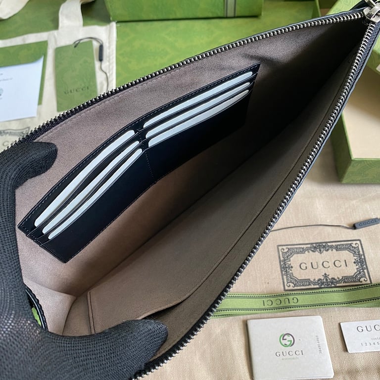 Gucci GG Signature Leather Clutch 473963 - 3