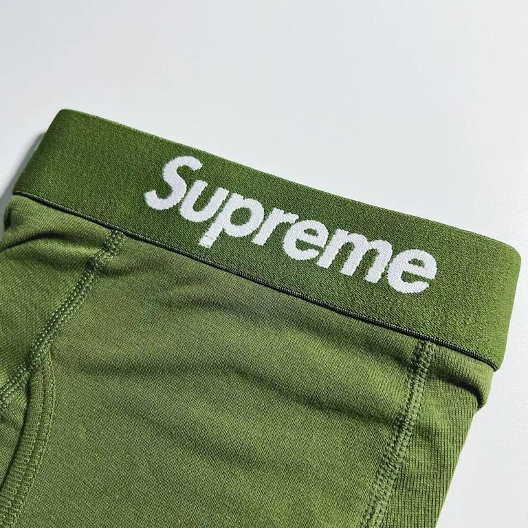 Supreme x Hanes Boxer Briefs 4-Pack - 28