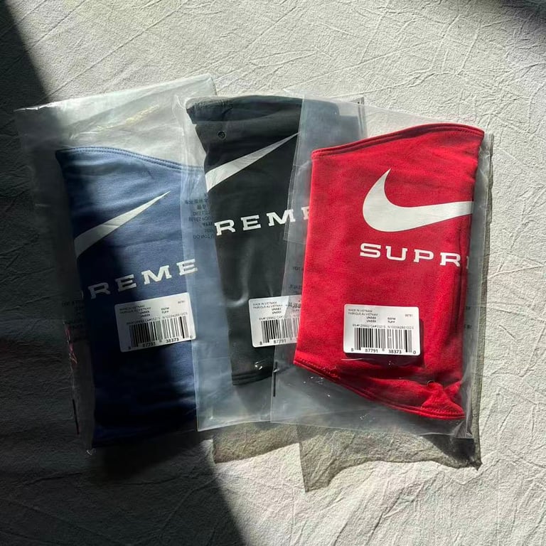 Nike x Supreme Neck Warmer - 30