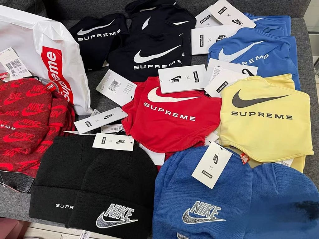 Nike x Supreme Neck Warmer - 37