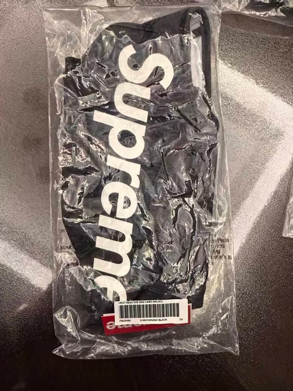 Supreme Heat Reactive Digital Camo Balaclava - 18