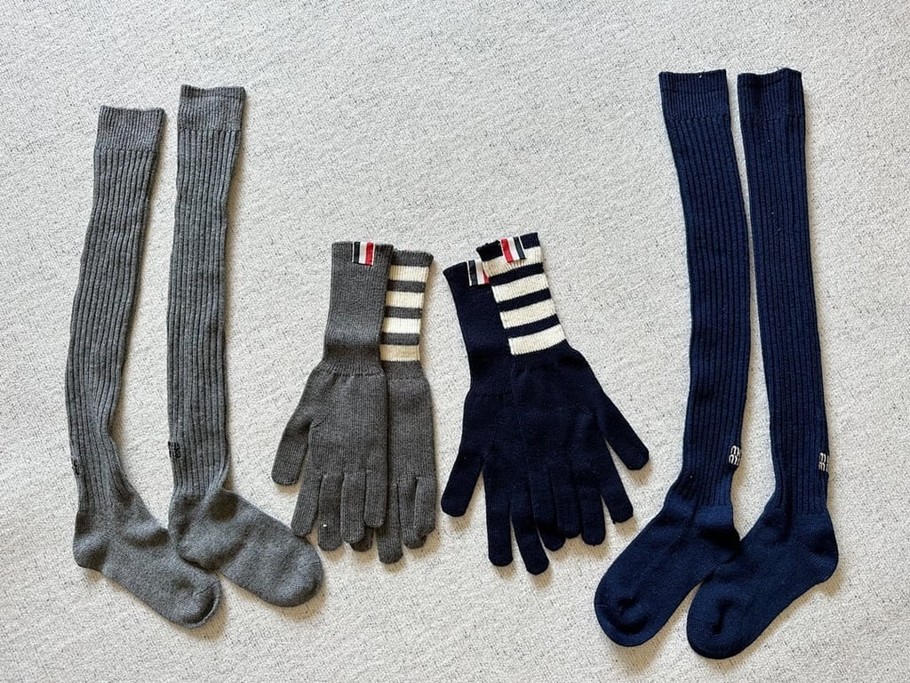 Thom Browne 4-Bar Stripe Wool Gloves - 9