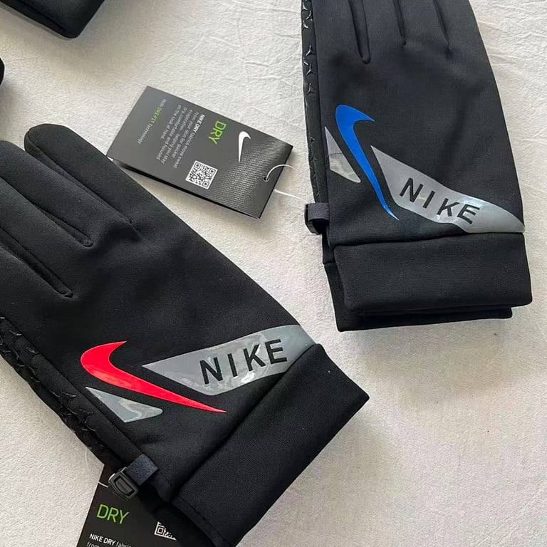 Nike Dri-FIT Windproof Gloves - 2