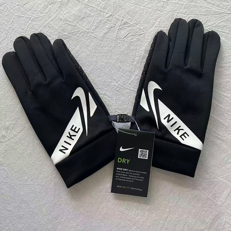 Nike Dri-FIT Windproof Gloves - 3