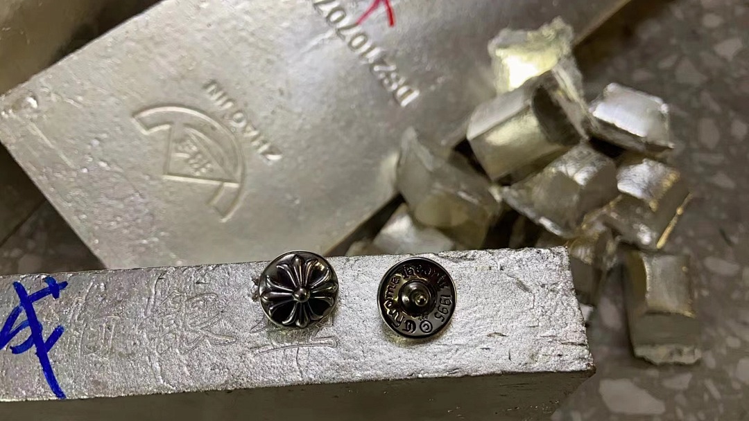 Chrome Hearts Silver Button Trucker Hat - 10