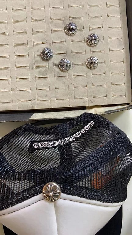 Chrome Hearts Silver Button Trucker Hat - 5