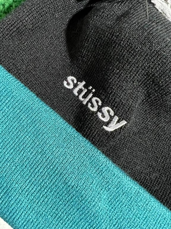 Stüssy Helvetica Pom Beanie - 11