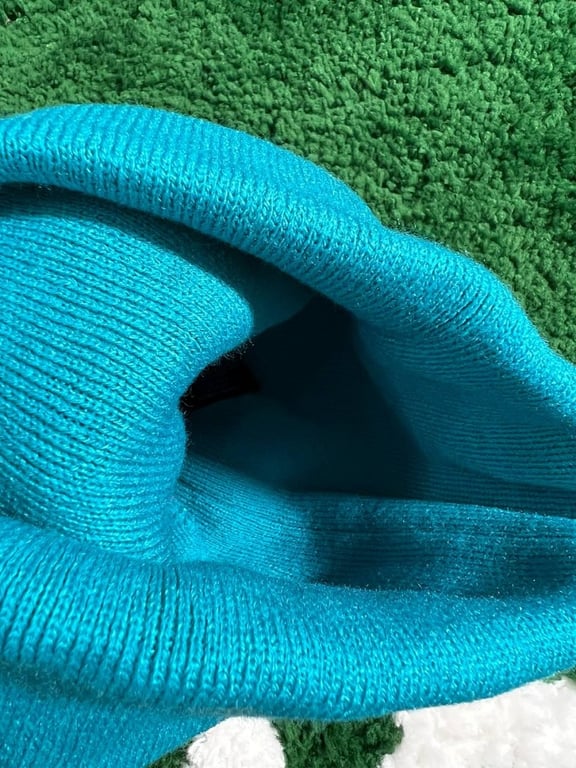 Stüssy Helvetica Pom Beanie - 12