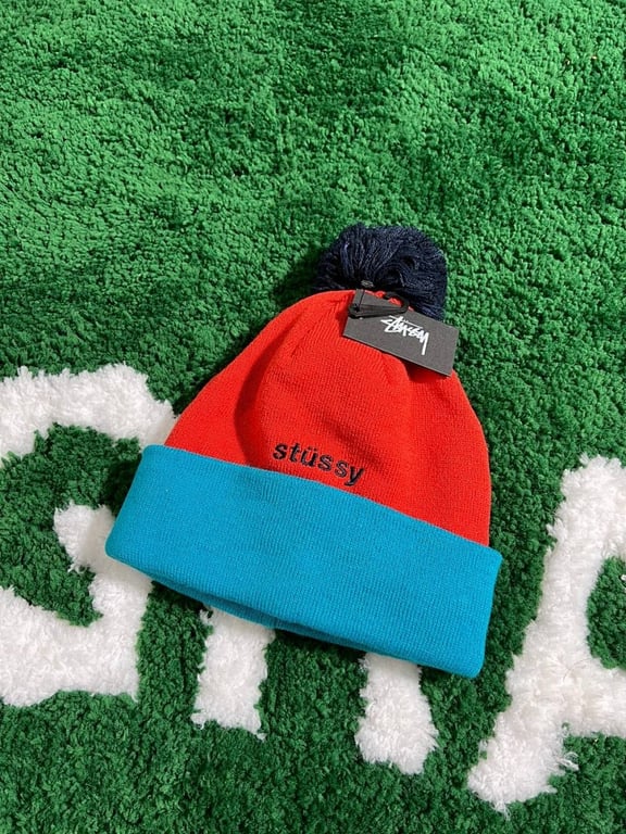 Stüssy Helvetica Pom Beanie - 18