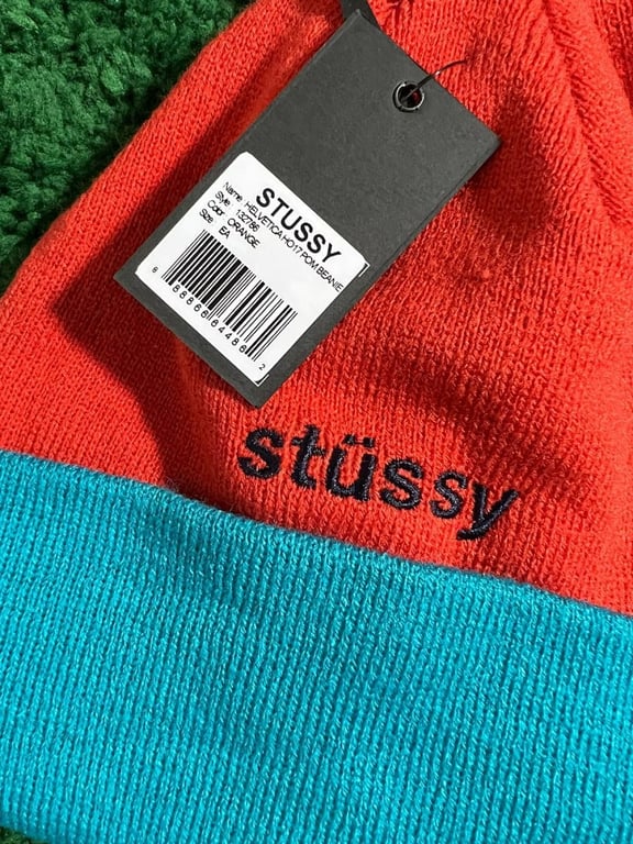 Stüssy Helvetica Pom Beanie - 21