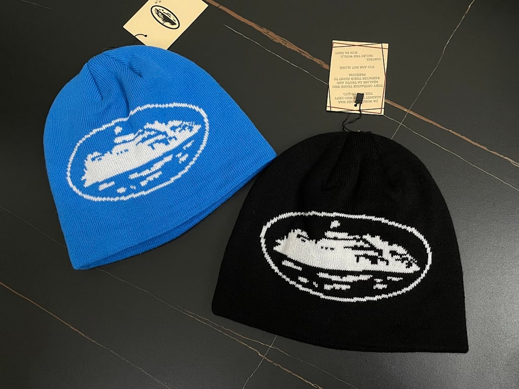 Corteiz Alcatraz Beanie Black & Blue - 15