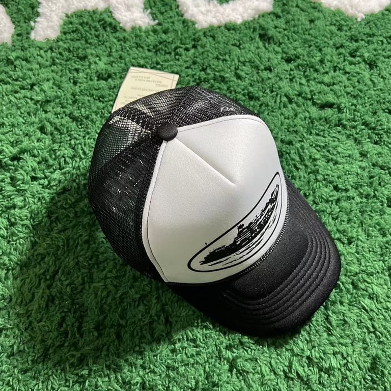 Corteiz Alcatraz Trucker Hat White Black - 11
