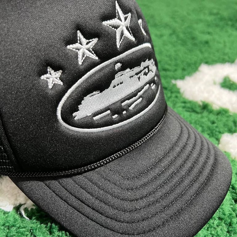 Corteiz 5 Star Trucker Hat Black - 25