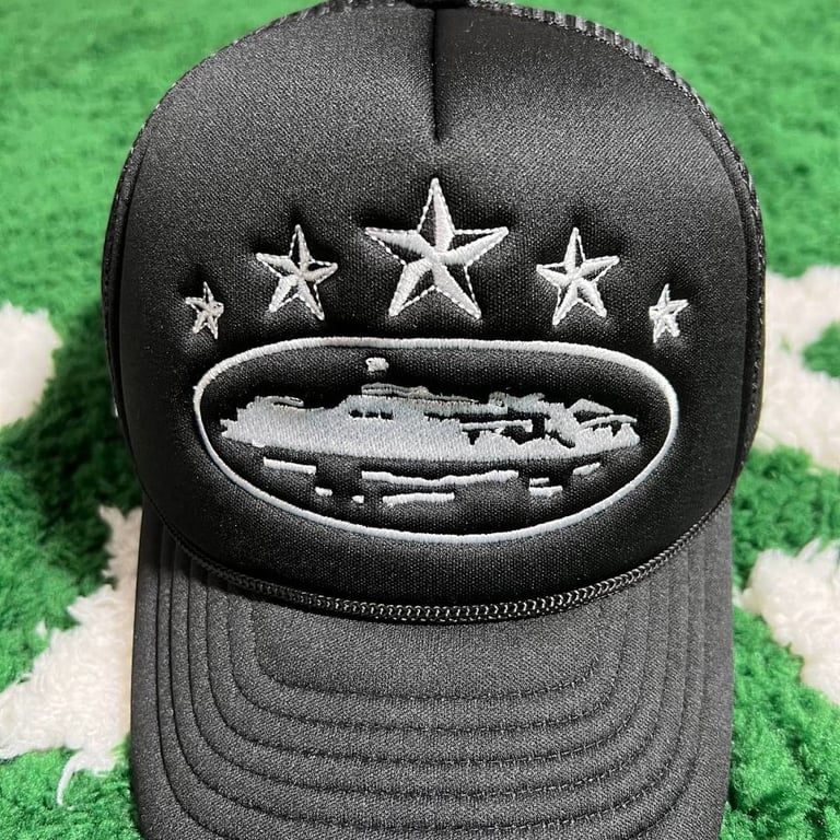 Corteiz 5 Star Trucker Hat Black - 30