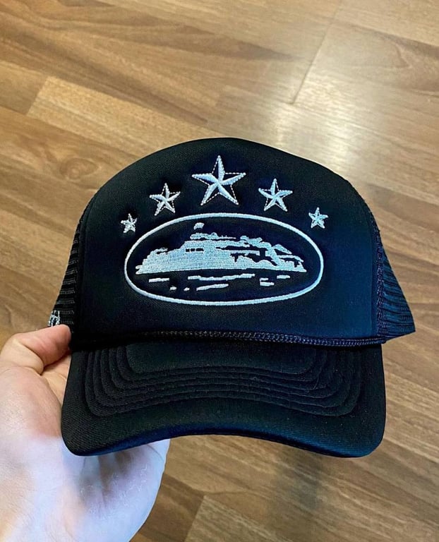 Corteiz 5 Star Trucker Hat Black - 64