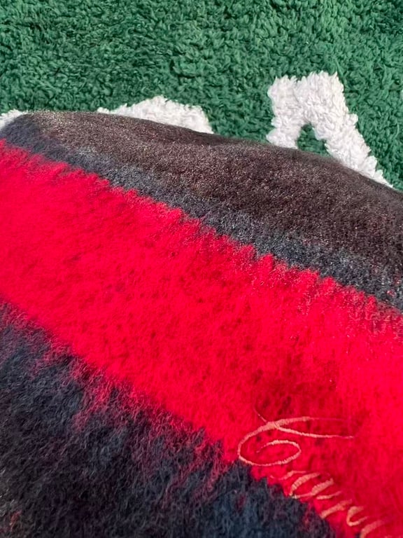 Corteiz Black/Red Mohair Beanie - 3
