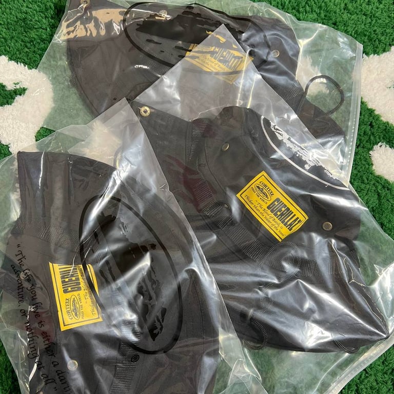 Corteiz Guerillaz Bucket Hat Black - 2