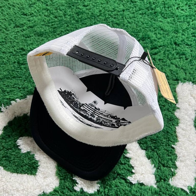 Corteiz One U.K. Quart Trucker Hat Black/White - 10