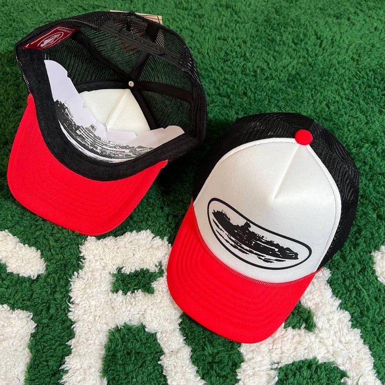 Corteiz Alcatraz Trucker Hat White/Red - 4
