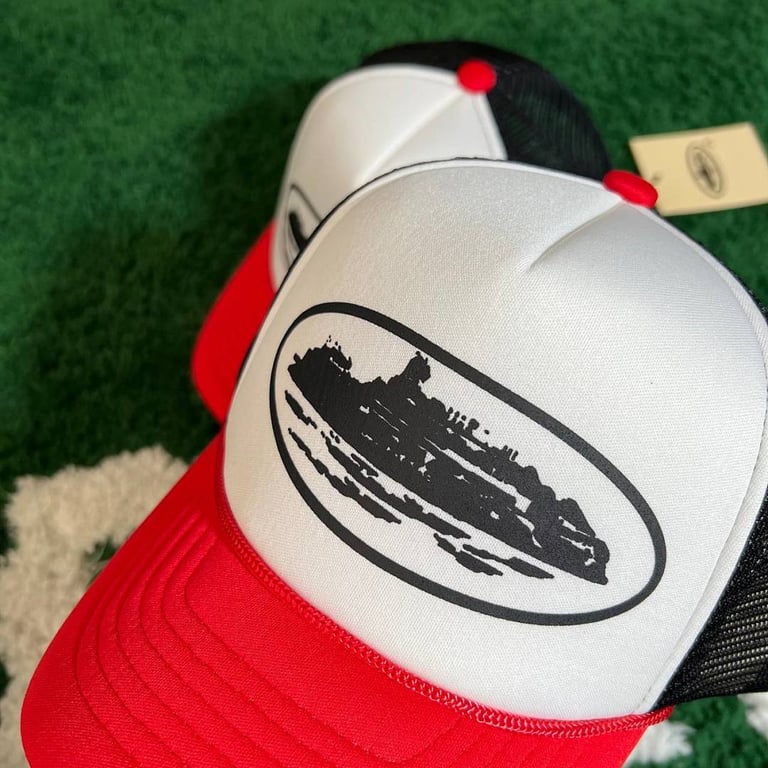 Corteiz Alcatraz Trucker Hat White/Red - 9