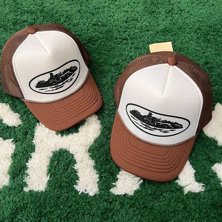 Corteiz Trucker Hat White/Brown - 11
